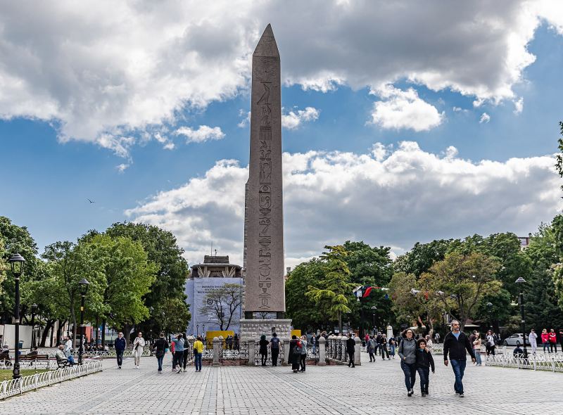 Der Theodosius-Obelisk auf dem Sultanahmet-Platz