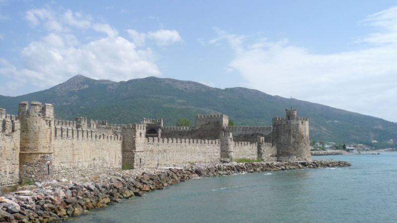 Die Burg Mamure vom Meer aus