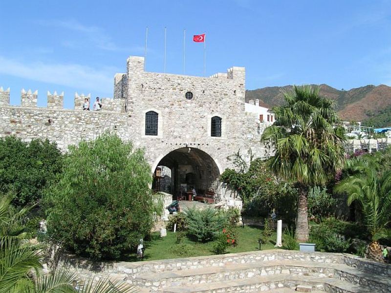 Die Burg von Marmaris über dem Hafen
