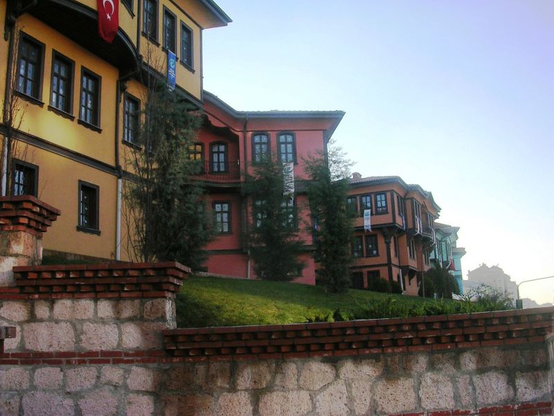Bunte osmanische Häuser im Viertel Odunpazarı in Eskişehir